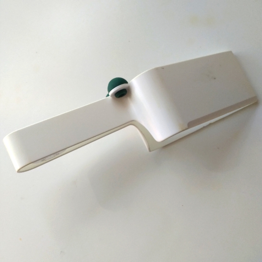 Tupperware server - Picture 2 of 2